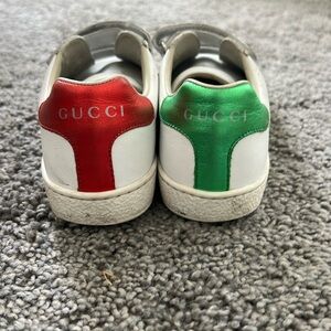 Girls gucci sneakers size 32